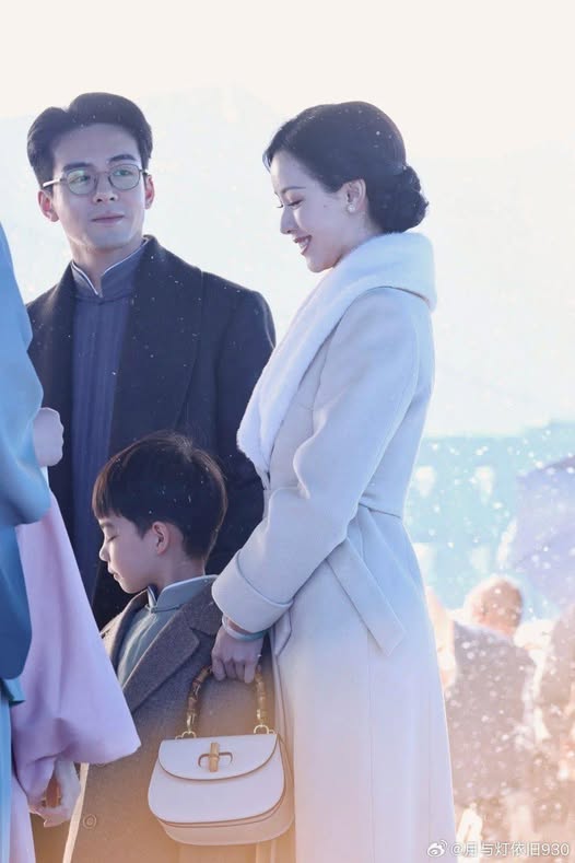 Sau Đêm Tối, Ngân Hà Lại Rực Rỡ